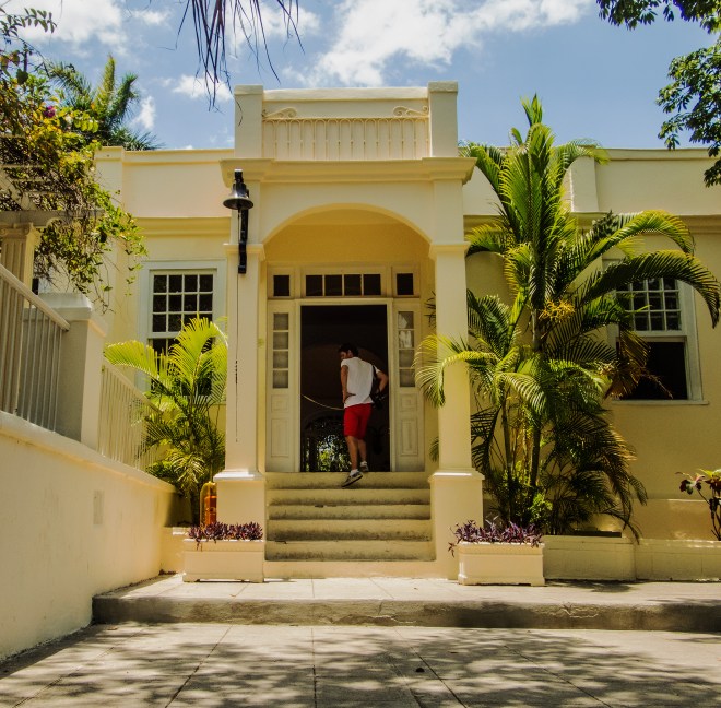 Entrance-to-Hemmingways-House-web