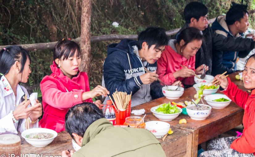 A Communal Breakfast in Coc Ly&nbsp;Market