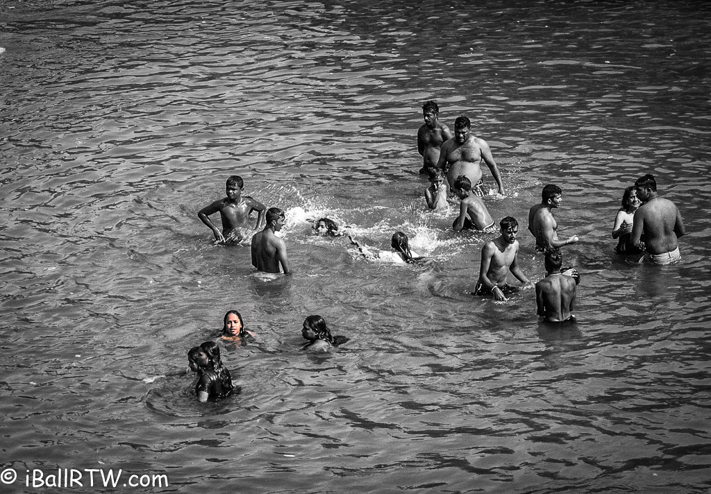 Ritual Bathing at Kataragama Temple – iball round the world
